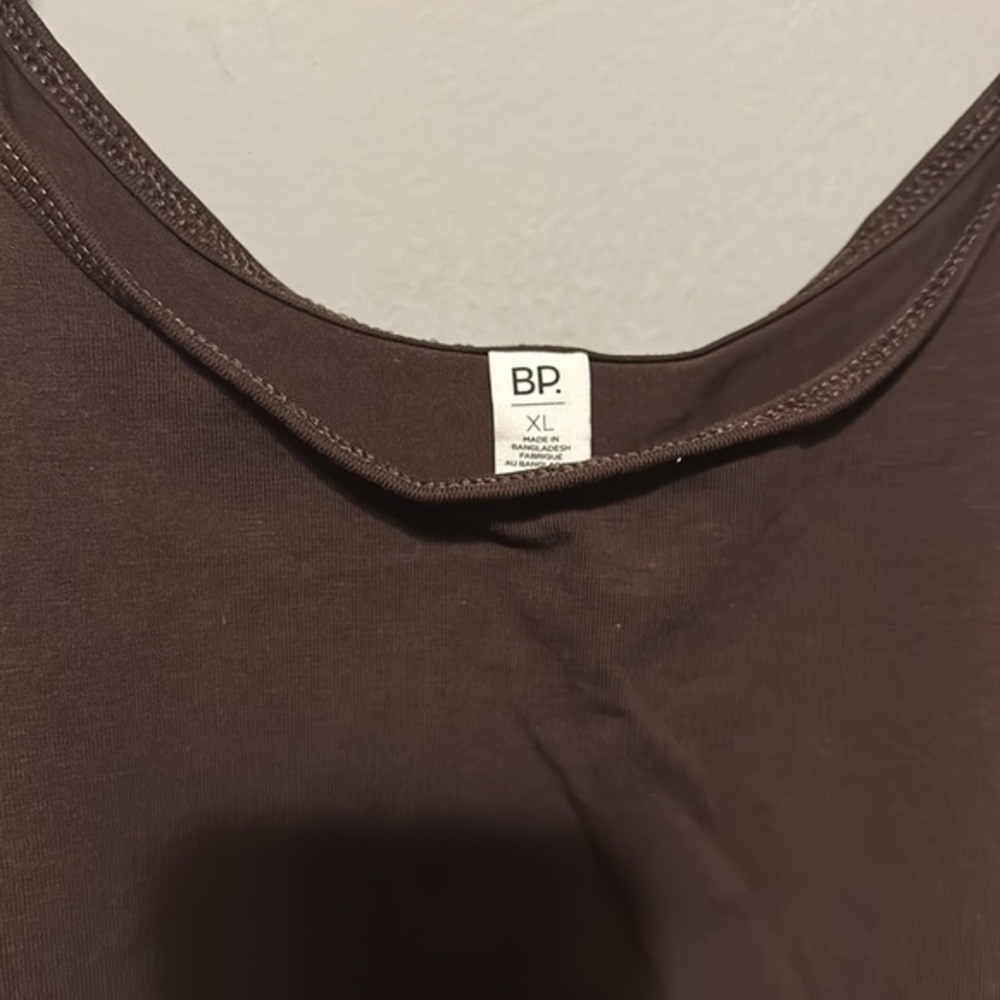 BP brown we get a strap crop tank - Picture 3 of 5